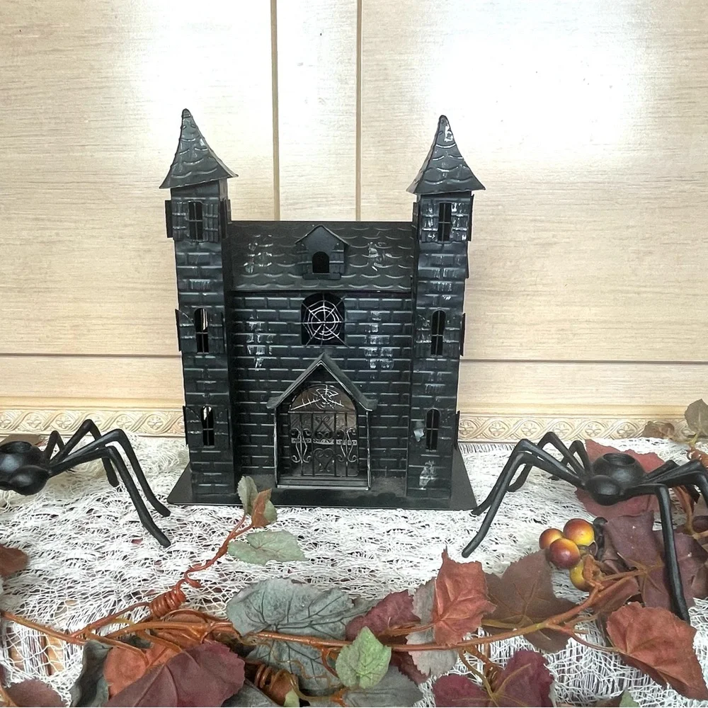 Rare VTG Halloween 2006 Target Medium Tin Haunted House
